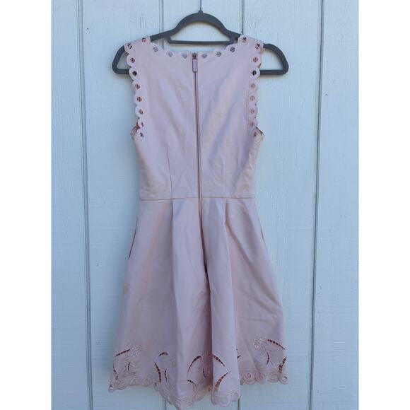 Ted Baker Emalise V Neck Embroidered Skater Dress, Pink, Sz 1 (Sz 4) - Picture 3 of 8